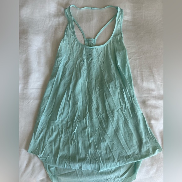 Lululemon tank top 🌊 - Picture 2 of 5